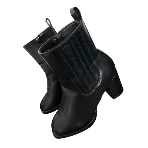 PrettyLittleThing Black Chelsea Boots Pull On Square Toe Ankle Side Zip Size 9 - Picture 2 of 9